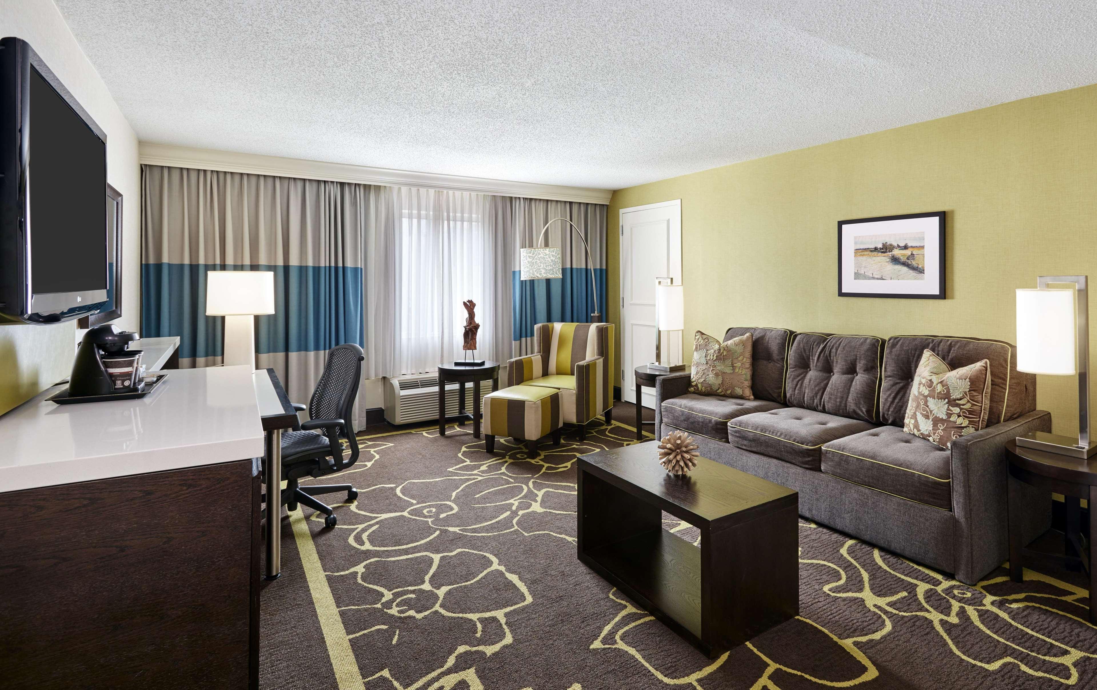 ดับเบิลทรี บาย ฮิลตัน ชาร์ลอตต์ เกตเวย์ วิลเลจ Hotel ชาร์ล็อต ภายนอก รูปภาพ