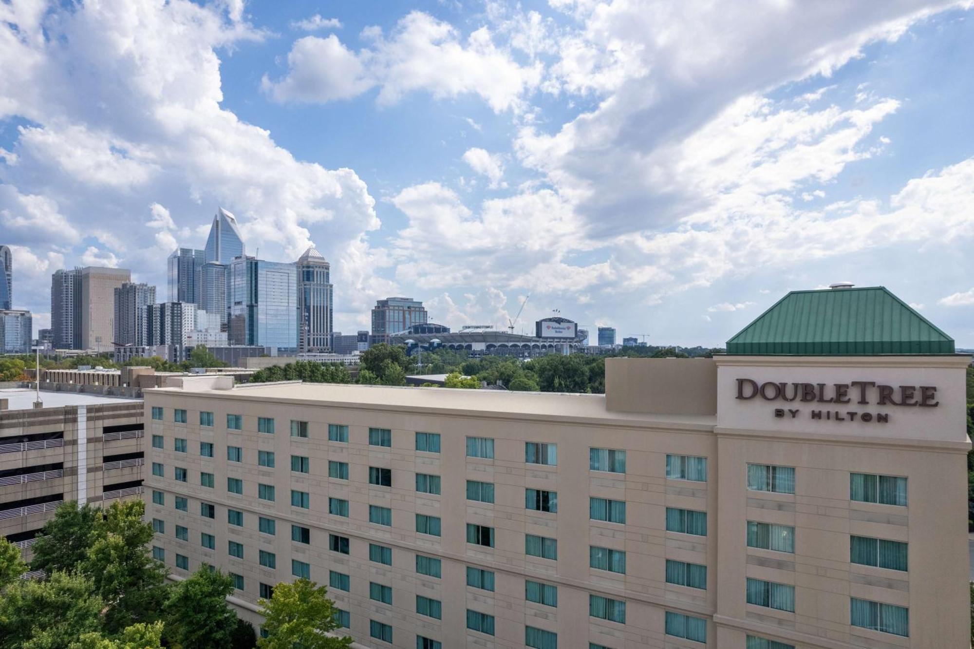 ดับเบิลทรี บาย ฮิลตัน ชาร์ลอตต์ เกตเวย์ วิลเลจ Hotel ชาร์ล็อต ภายนอก รูปภาพ
