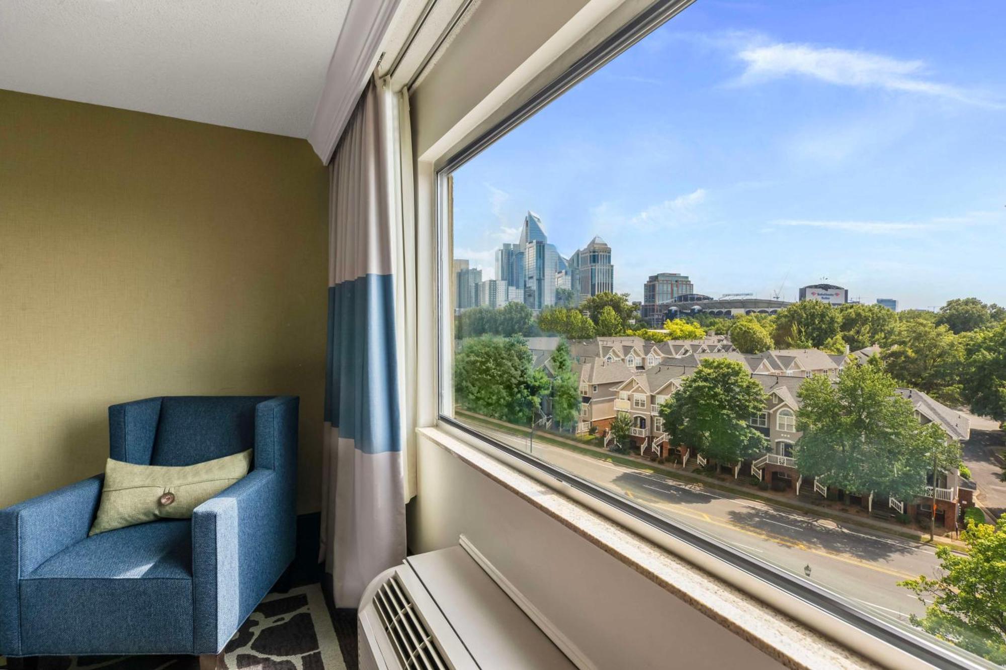 ดับเบิลทรี บาย ฮิลตัน ชาร์ลอตต์ เกตเวย์ วิลเลจ Hotel ชาร์ล็อต ภายนอก รูปภาพ