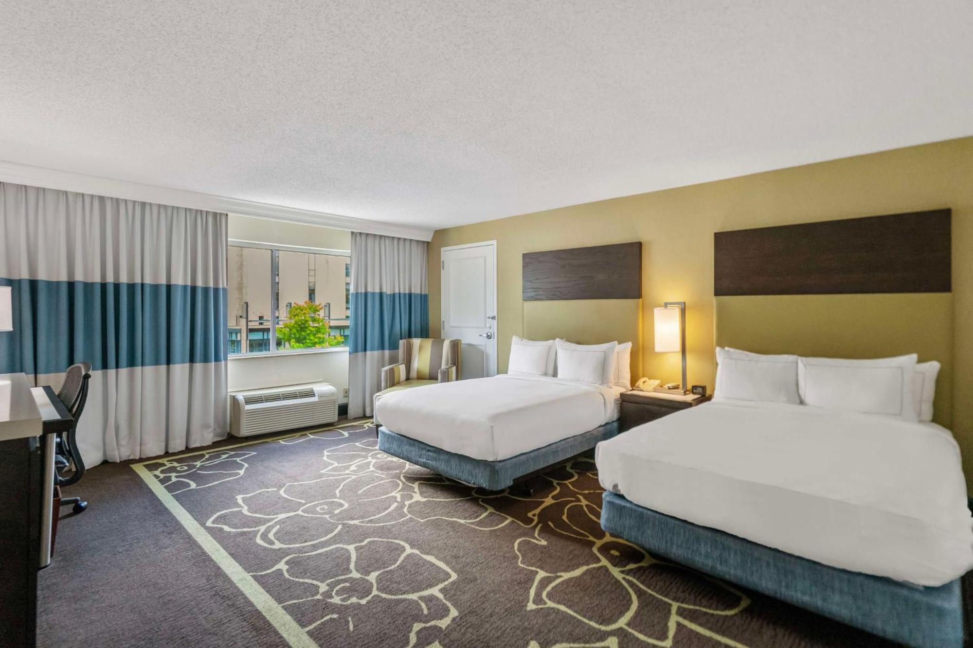 ดับเบิลทรี บาย ฮิลตัน ชาร์ลอตต์ เกตเวย์ วิลเลจ Hotel ชาร์ล็อต ภายนอก รูปภาพ