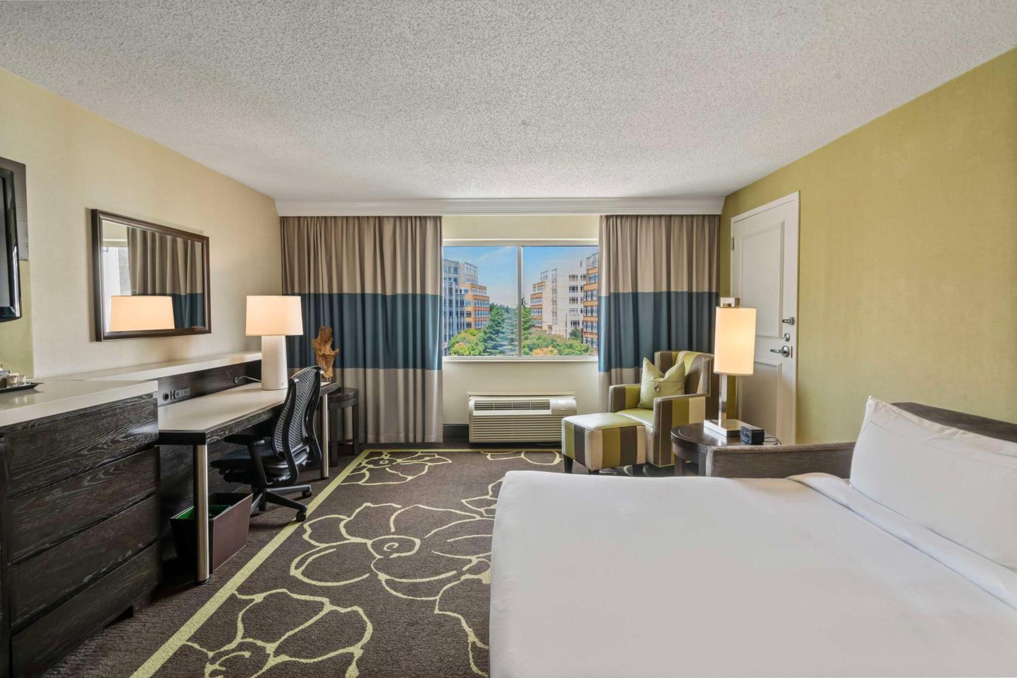 ดับเบิลทรี บาย ฮิลตัน ชาร์ลอตต์ เกตเวย์ วิลเลจ Hotel ชาร์ล็อต ภายนอก รูปภาพ